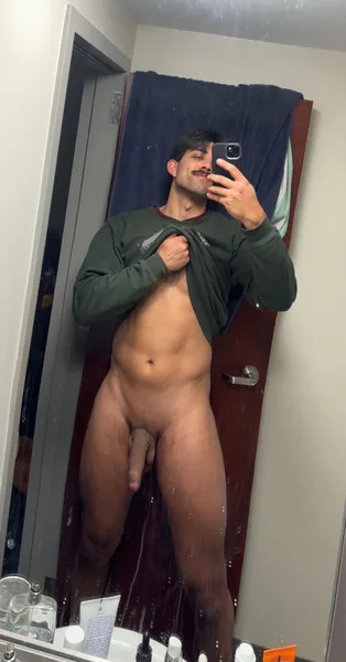 Can someone suck the tip 😈🤪