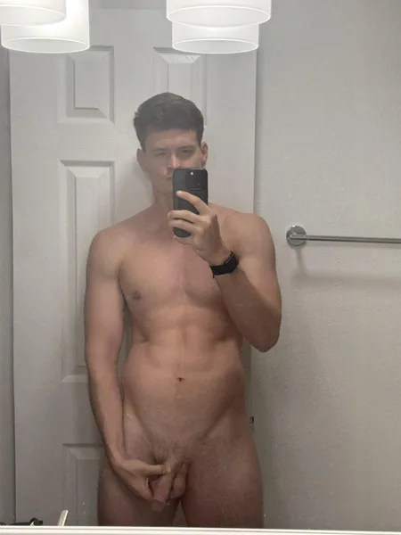 it’s crazy how many times I can fuck up a mirror selfie