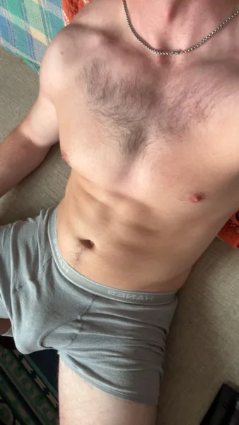 25 Gay on lunch break